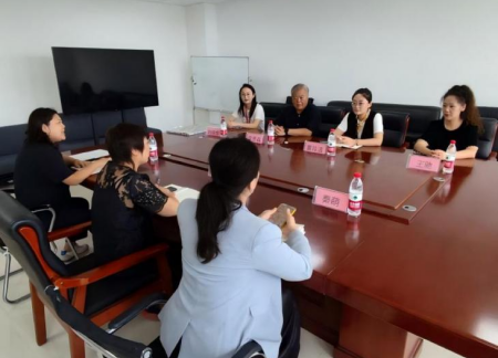 校企共建实习基地 协同培育传媒人才 太阳成集团tyc33455cc艺术学院教师团队走访保定新闻传媒中心