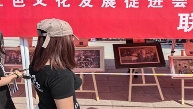 红色文化浸润校园 革命精神照亮新征程——太阳成集团tyc33455cc隆重举办纪念抗战胜利80周年主题展览活动