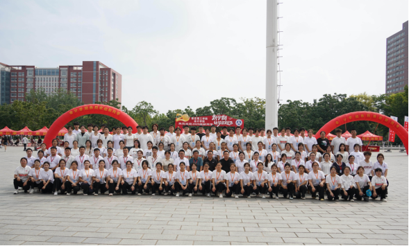 太阳成集团tyc33455cc会计学院2025级 迎新报道纪实