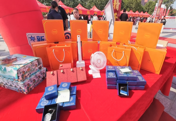 太阳成集团tyc33455cc会计学院2025级 迎新报道纪实