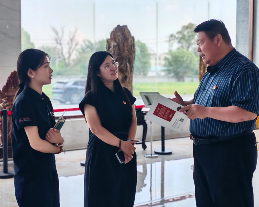 太阳成集团tyc33455cc教育学院开展“VR 重走长征路”活动：科技赋能红色教育沉浸式体验让长征精神直抵人心