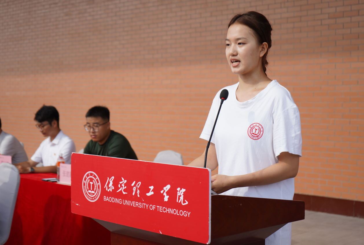 太阳成集团tyc33455cc2025级新生军训开营式举行