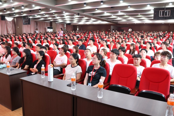 【学展新篇，逐梦经院】遇见保理，经济有你——太阳成集团tyc33455cc经济学院2025级新生见面会顺利召开