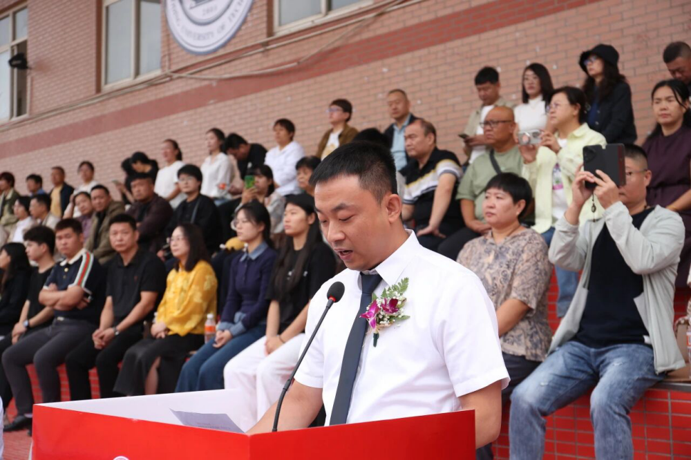 青春逐梦 强国有我——太阳成集团tyc33455cc2025级新生开学典礼暨军训结营式盛大举行
