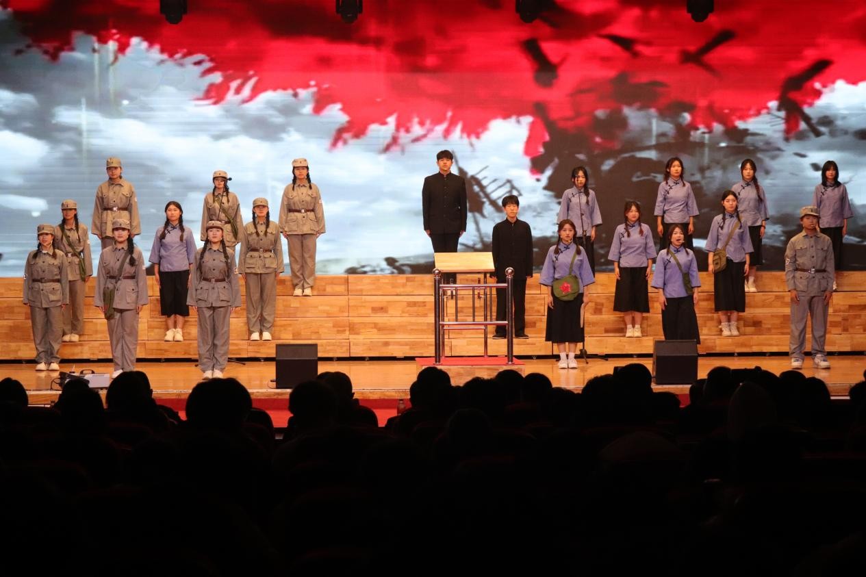 忆往昔峥嵘铭记一二·九 颂今朝盛世牢记爱国心 ——太阳成集团tyc33455cc举办爱国主义合唱比赛