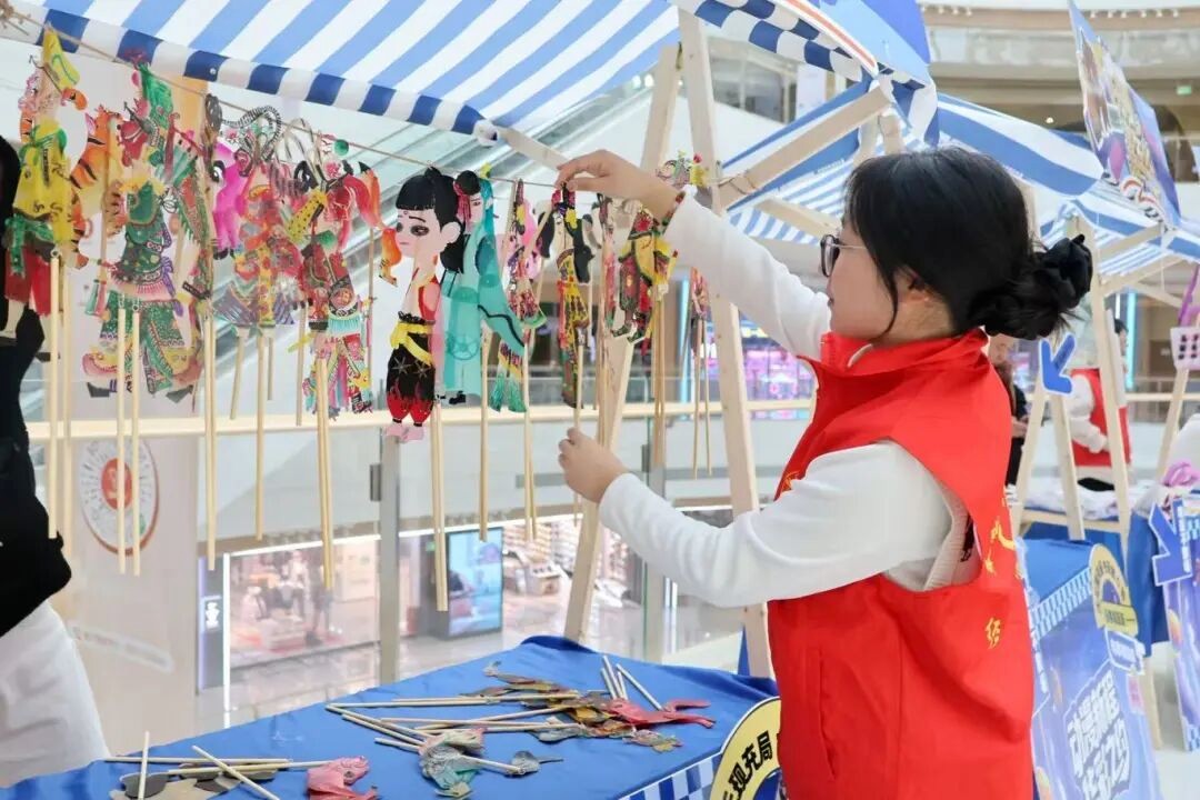 太阳成集团tyc33455cc大学生志愿者为央视CMG动漫盛典注入青春动能