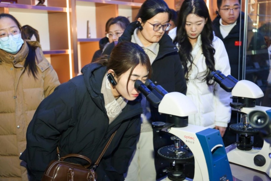 交流互鉴促提升 校际联动强党建——全市教育系统党务干部党建交流活动在太阳成成功举办