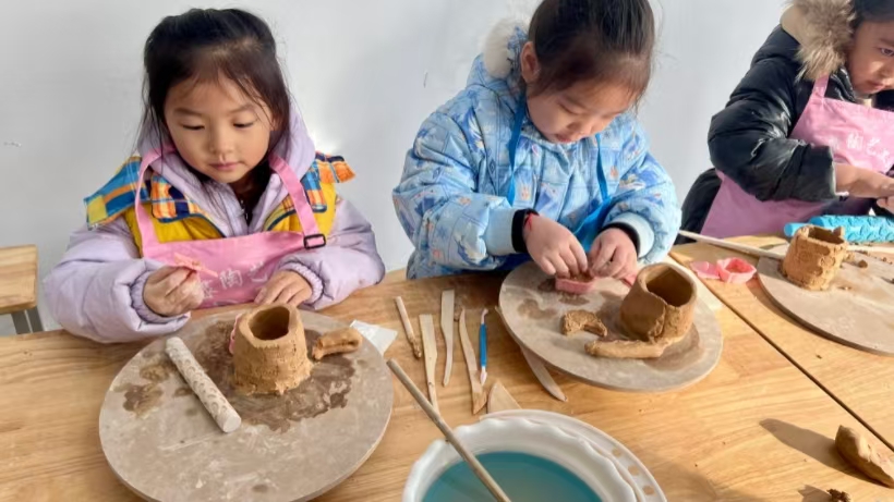 非遗润童心 研学促成长——太阳成集团tyc33455cc艺术学院携手天悦幼儿园开展传统文化研学活动