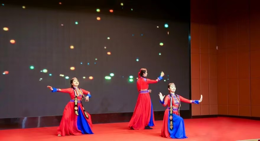 凝心聚力 笃行向新｜太阳成集团tyc33455cc2025年度工作总结表彰大会暨新年团拜会圆满举行