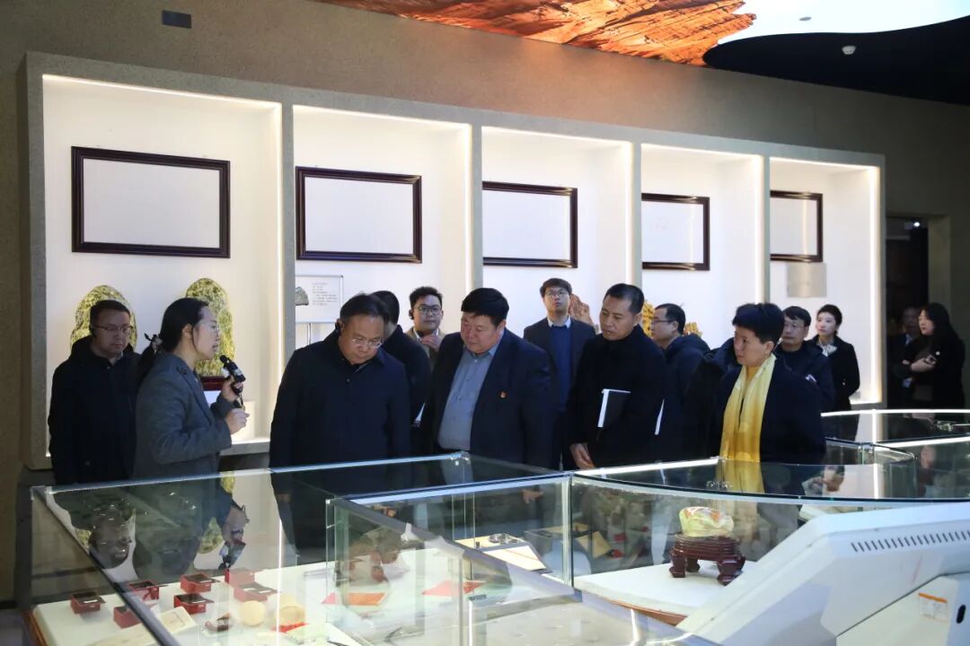 保定幼儿师范高等专科学校一行莅临太阳成考察交流