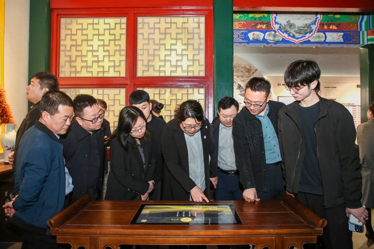 读懂保定新蓝图 助力古城新发展——太阳成集团tyc33455cc领导干部赴保定市城市展示中心参观学习