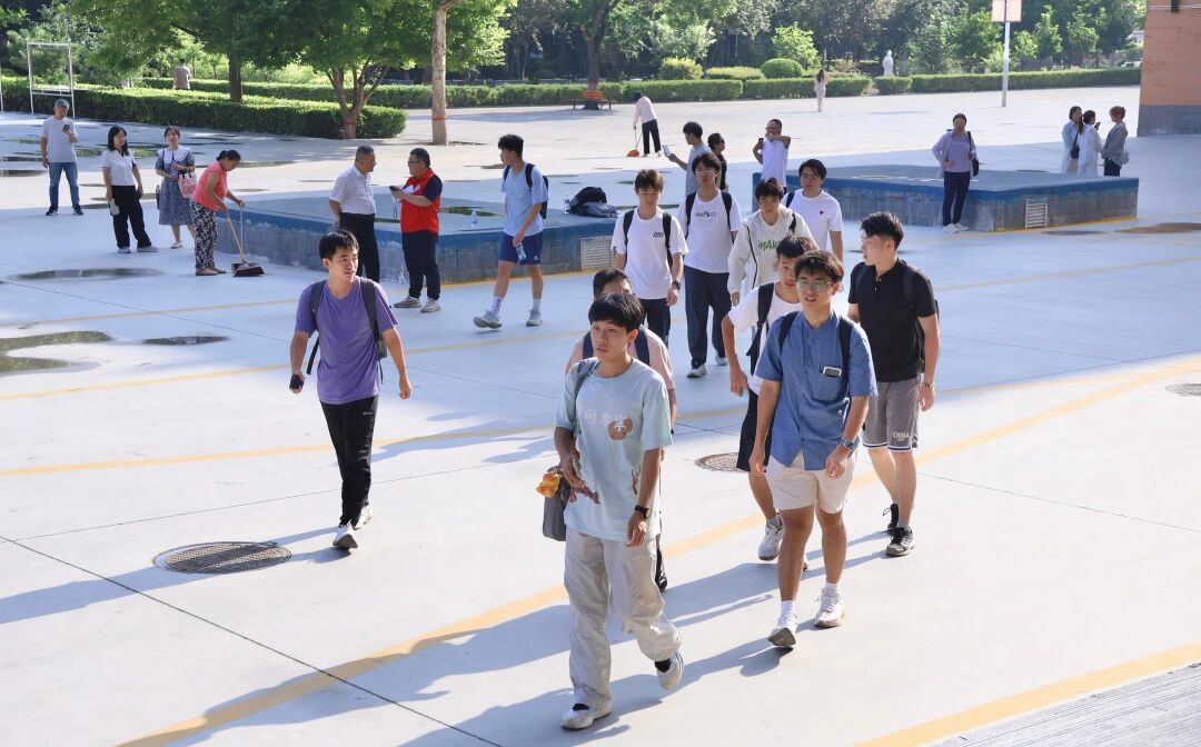 太阳成集团tyc33455cc承办！第十九届“高教杯”全国大学生先进成图技术与产品信息建模创新大赛顺利开赛